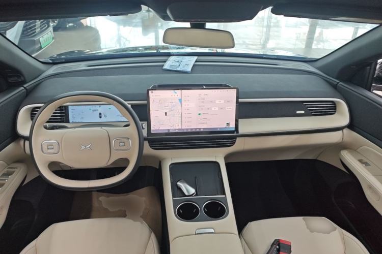 Used XPeng G6 2023 580 Long-Range Pro Center Console