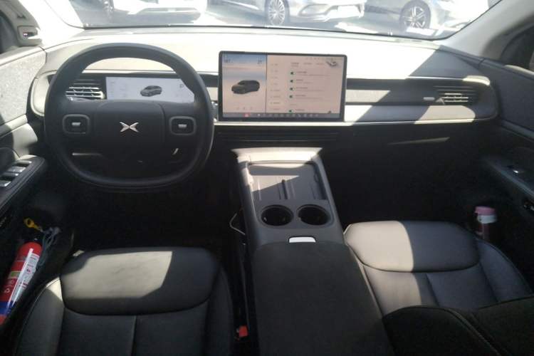 Used XPeng G6 2023 580 Long-Range Max Center Console