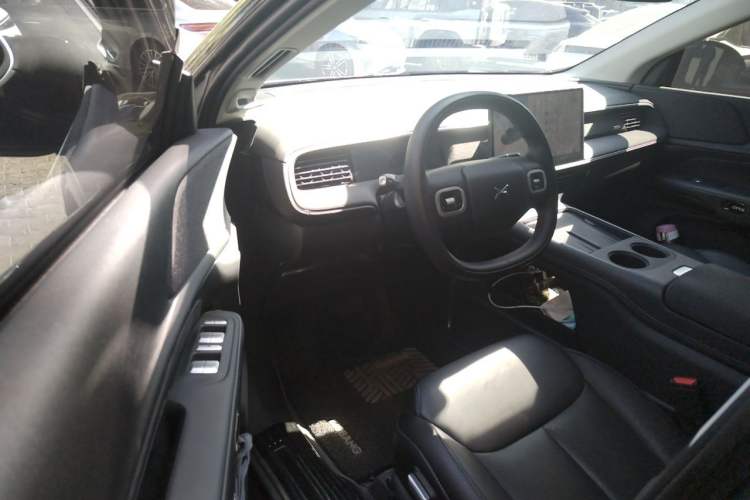 Used XPeng G6 2023 580 Long-Range Max Driver Seat