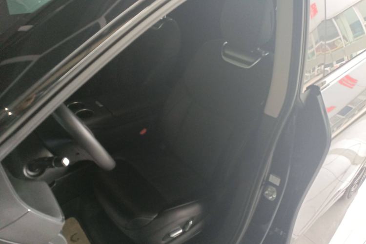 Used XPeng G6 2023 700 Four-Wheel Drive Performance Max Left Front Seat