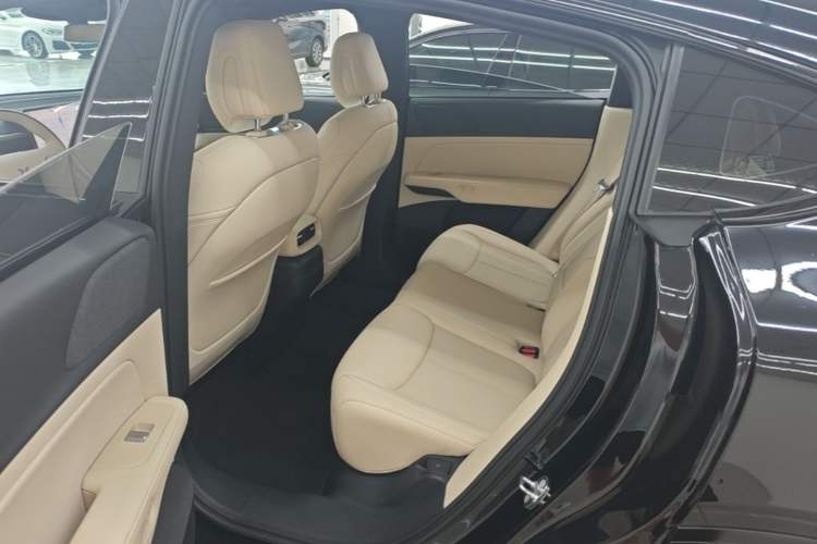 Used XPeng G6 2023 580 Long-Range Pro Left Rear Seat