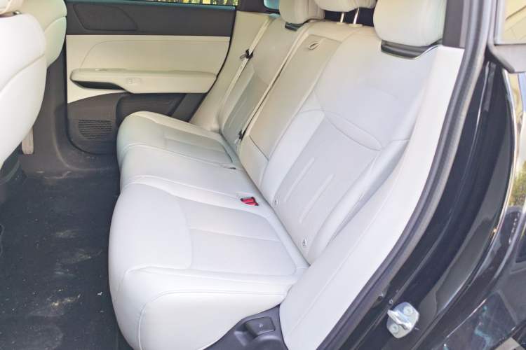Used XPeng G6 2023 580 Long-Range Pro Left Rear Seat