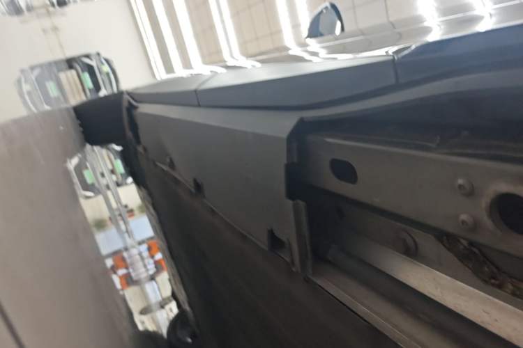 Used XPeng G6 2023 580 Long-Range Pro Left Side Sill