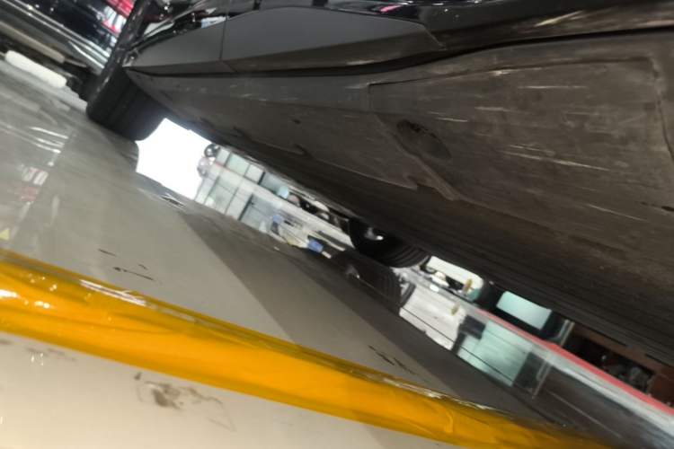 Used XPeng G6 2023 580 Long-Range Pro Left Side Sill