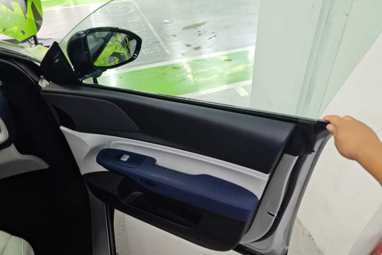 Used XPeng G6 2023 700 Four-Wheel Drive Performance Max Right Front Door Interior