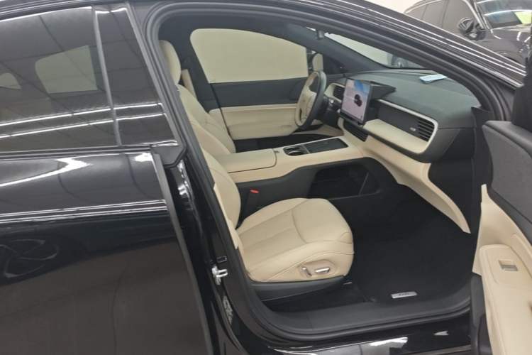 Used XPeng G6 2023 580 Long-Range Pro Right Front Seat