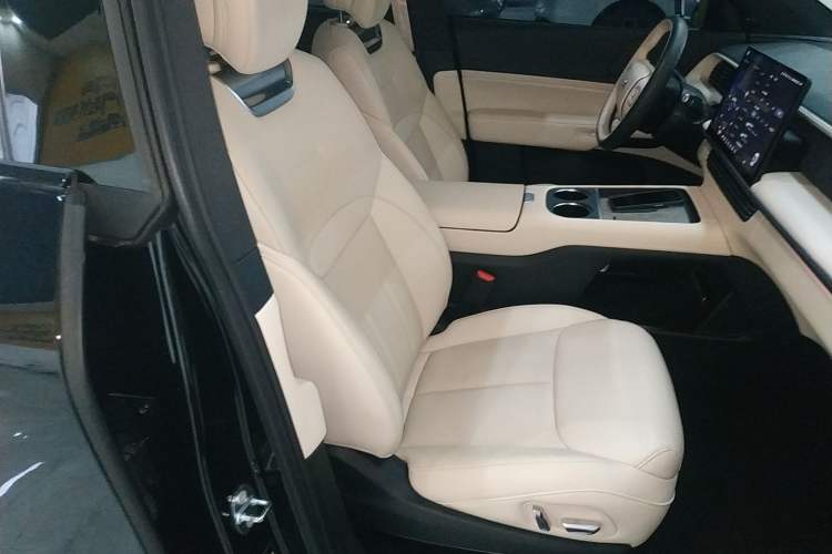 Used XPeng G6 2023 580 Long-Range Max Right Front Seat