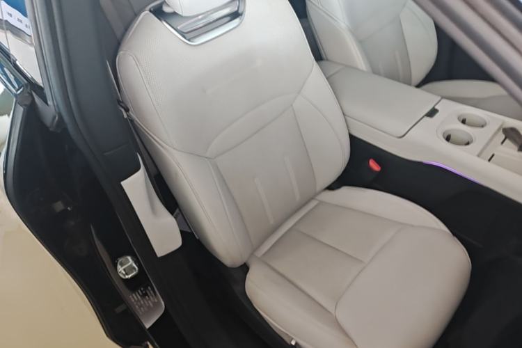 Used XPeng G6 2023 580 Long-Range Pro Right Front Seat