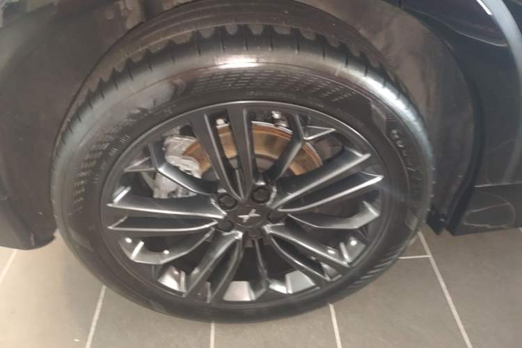 Used XPeng G6 2023 580 Long-Range Max Right Rear Wheel Hub