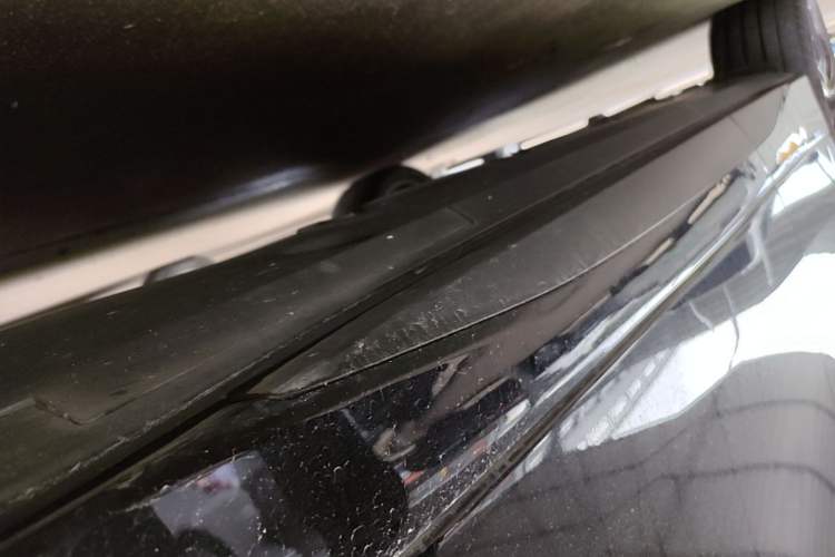 Used XPeng G6 2023 580 Long-Range Pro Right Side Sill