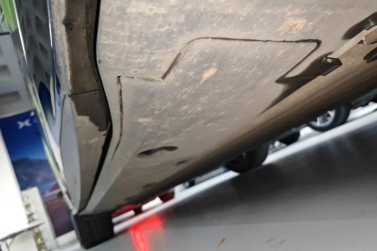 Used XPeng G6 2023 700 Four-Wheel Drive Performance Max Right Side Sill
