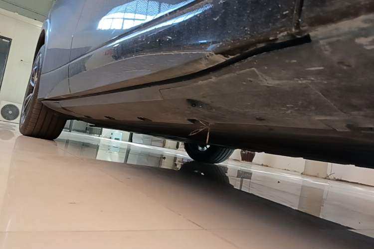 Used XPeng G6 2023 755 Ultra-Long Range Max Right Side Sill