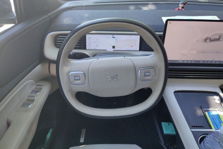 Used XPeng G6 2023 580 Long-Range Max Steering Wheel
