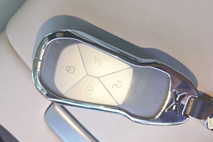 Used XPeng G6 2023 580 Long-Range Pro Vehicle Key