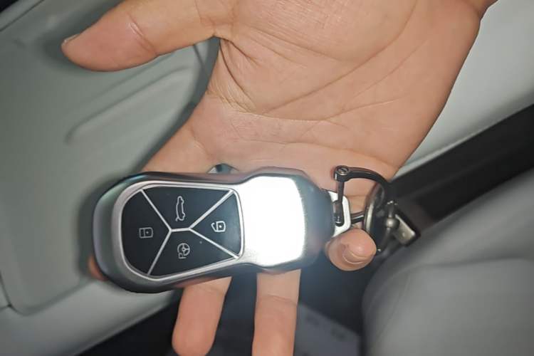Used XPeng G6 2023 580 Long-Range Pro Vehicle Key