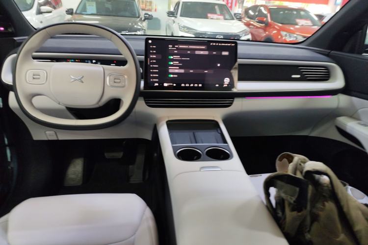 Used XPeng G6 2023 580 Long-Range Pro Center Console