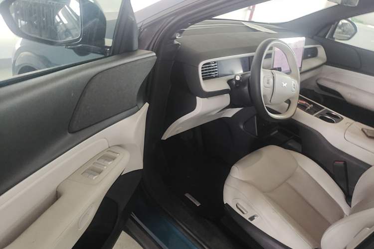 Used XPeng G6 2023 580 Long-Range Pro Driver Seat