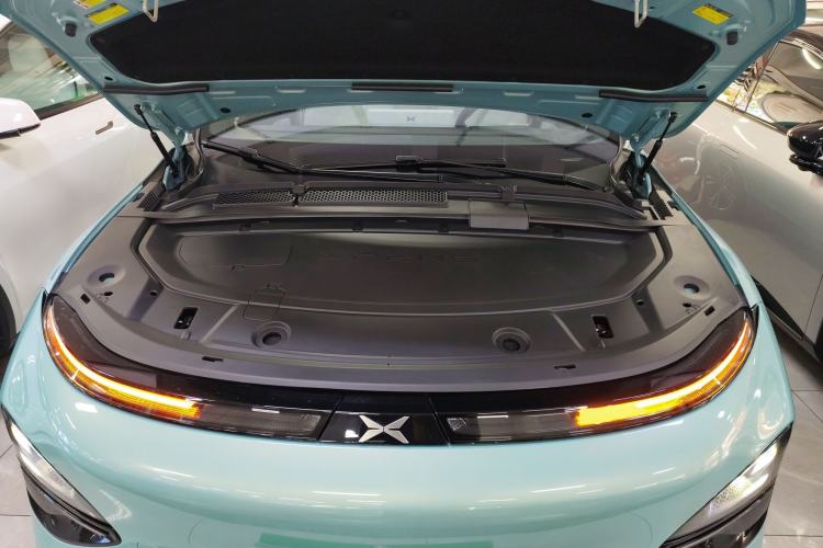 Used XPeng G6 2023 580 Long-Range Pro Engine Bay