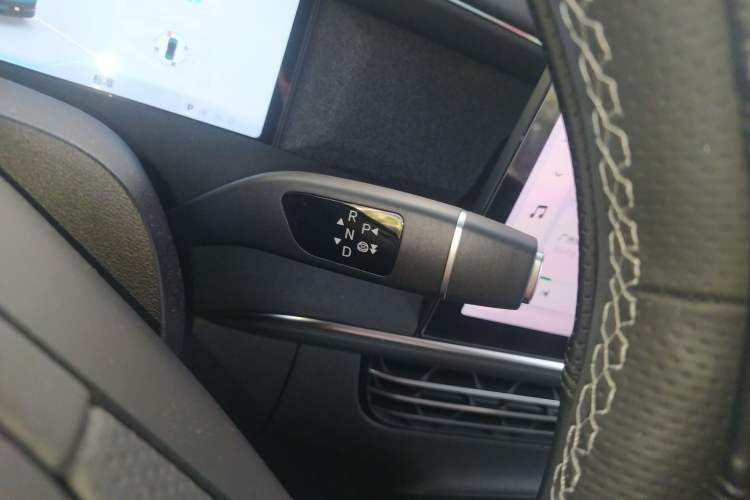 Used XPeng G6 2023 755 Ultra-Long Range Pro Gear Lever