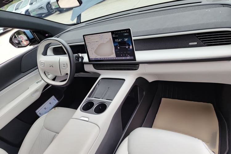 Used XPeng G6 2023 580 Long-Range Pro Interior 2