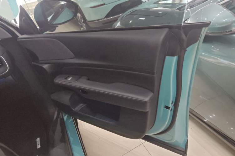 Used XPeng G6 2023 580 Long-Range Max Interior 5