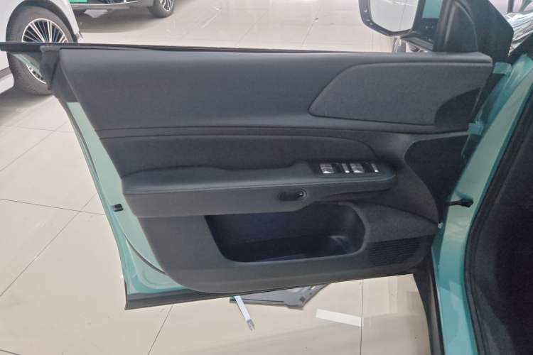 Used XPeng G6 2023 580 Long-Range Max Interior 7