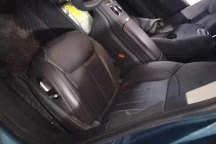 Used XPeng G6 2023 755 Ultra-Long Range Pro Left Front Seat