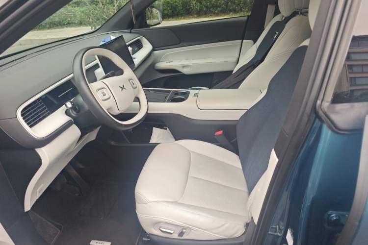 Used XPeng G6 2023 580 Long-Range Pro Left Front Seat