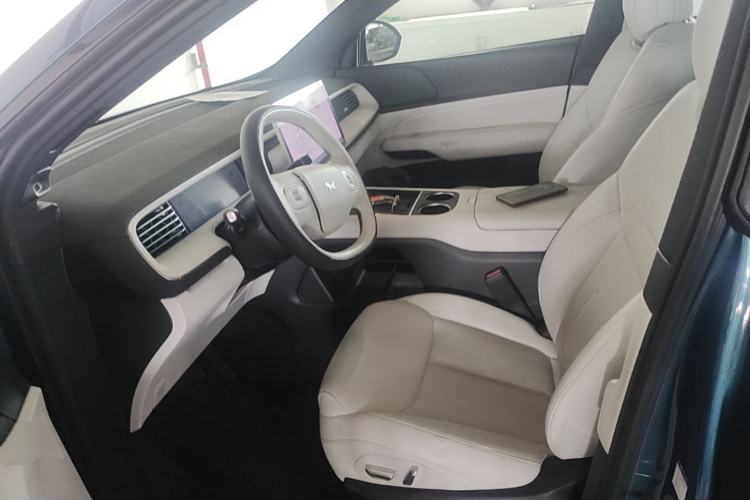 Used XPeng G6 2023 580 Long-Range Pro Left Front Seat