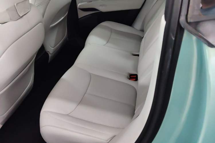 Used XPeng G6 2023 755 Ultra-Long Range Max Left Rear Seat