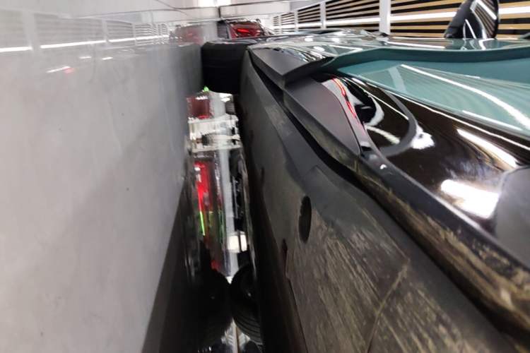 Used XPeng G6 2023 755 Ultra-Long Range Max Left Side Sill