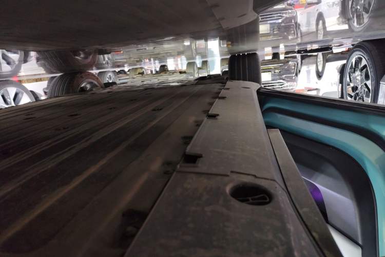 Used XPeng G6 2023 580 Long-Range Pro Left Side Sill