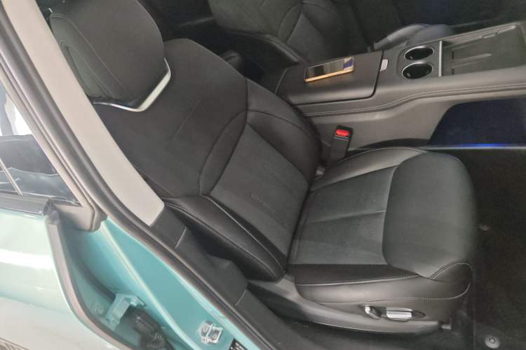 Used XPeng G6 2023 580 Long-Range Max Right Front Seat
