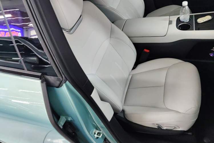 Used XPeng G6 2023 755 Ultra-Long Range Max Right Front Seat