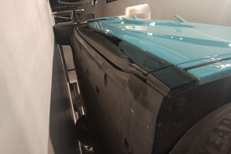 Used XPeng G6 2023 755 Ultra-Long Range Max Right Side Sill