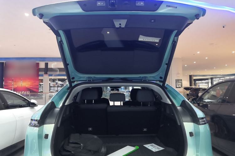Used XPeng G6 2023 580 Long-Range Pro Trunk
