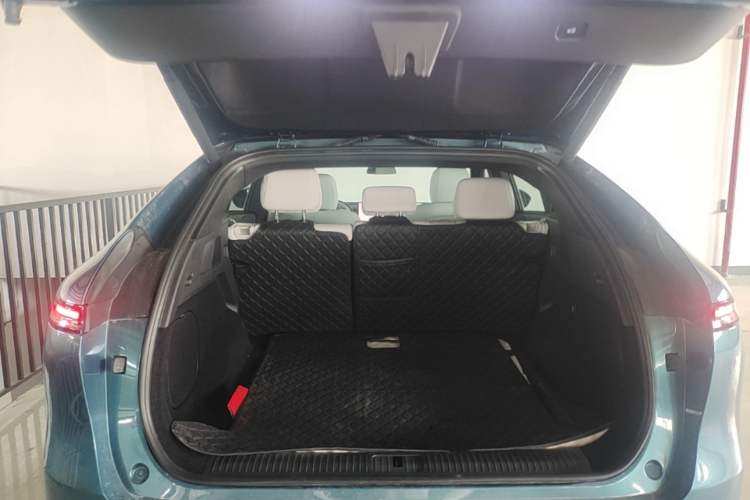 Used XPeng G6 2023 580 Long-Range Pro Trunk