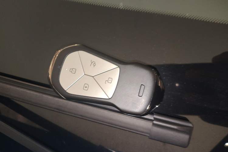Used XPeng G6 2023 755 Ultra-Long Range Max Vehicle Key