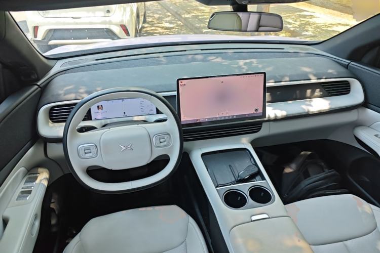 Used XPeng G6 2023 580 Long-Range Pro Center Console