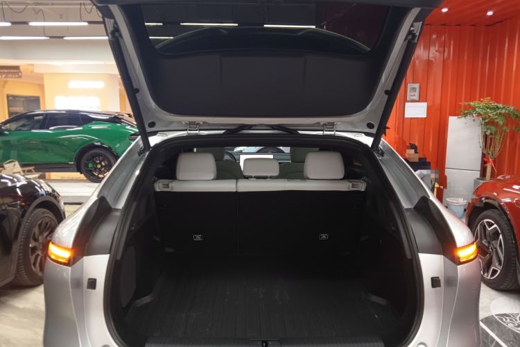Used XPeng G6 2023 580 Long-Range Pro Trunk