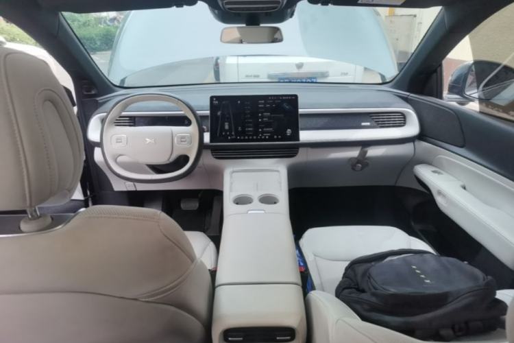 Used XPeng G6 2023 580 Long-Range Pro Center Console