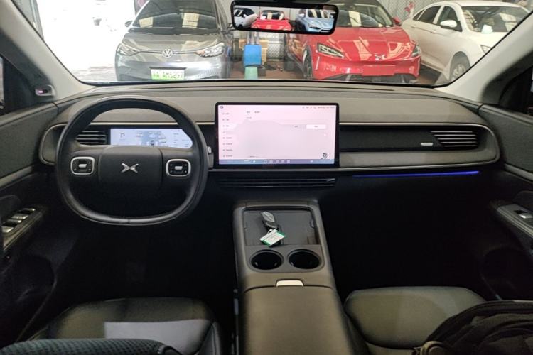 Used XPeng G6 2023 755 Ultra-Long Range Max Center Console
