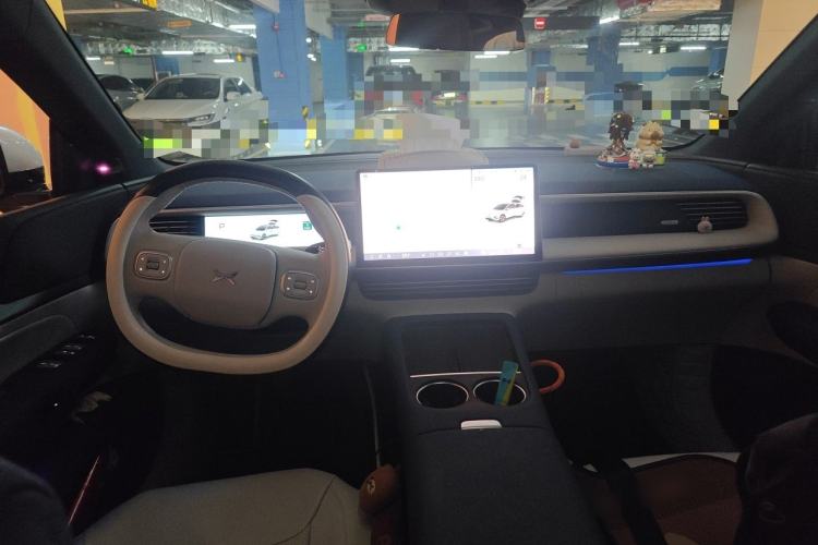 Used XPeng G6 2023 755 Ultra-Long Range Max Center Console