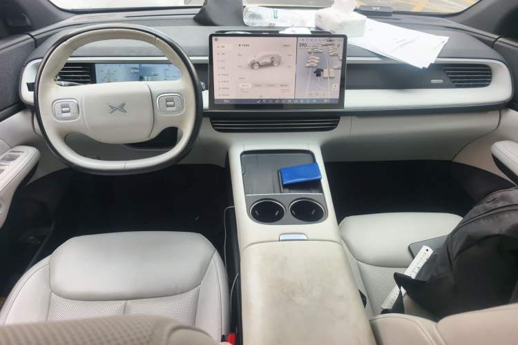 Used XPeng G6 2023 580 Long-Range Pro Center Console