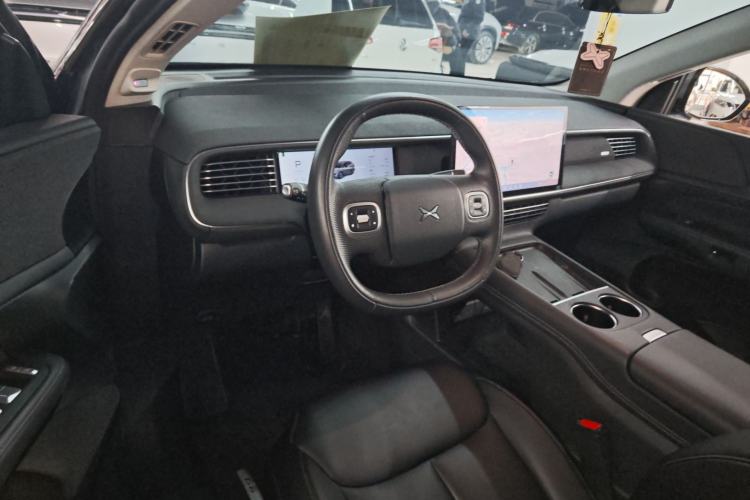 Used XPeng G6 2023 580 Long-Range Pro Center Console