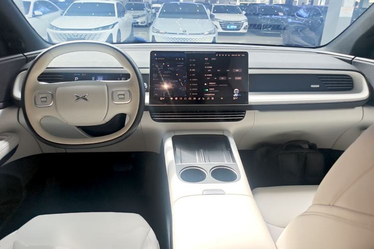 Used XPeng G6 2023 580 Long-Range Pro Center Console