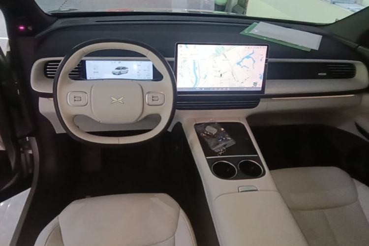 Used XPeng G6 2023 580 Long-Range Pro Center Console