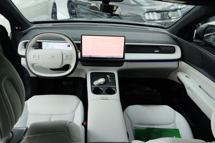 Used XPeng G6 2023 580 Long-Range Pro Center Console