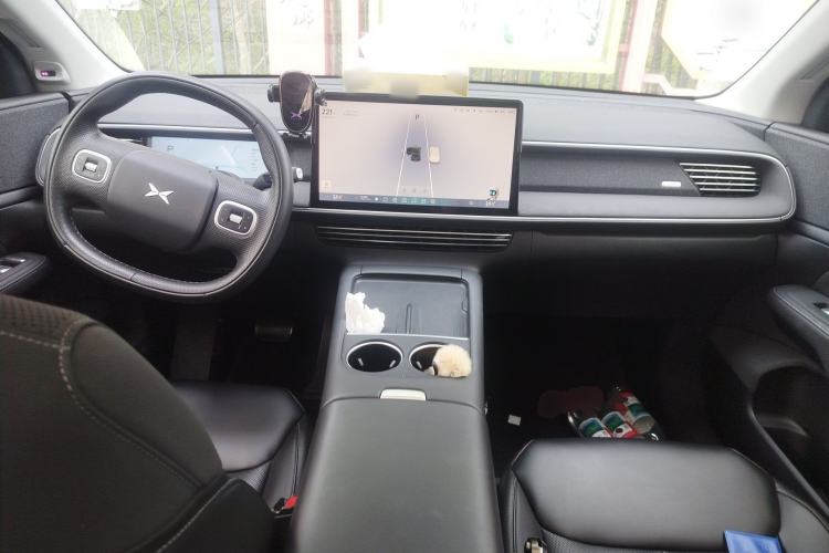 Used XPeng G6 2023 755 Ultra-Long Range Pro Center Console
