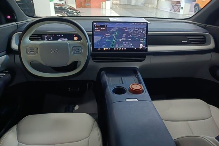 Used XPeng G6 2023 755 Ultra-Long Range Pro Center Console